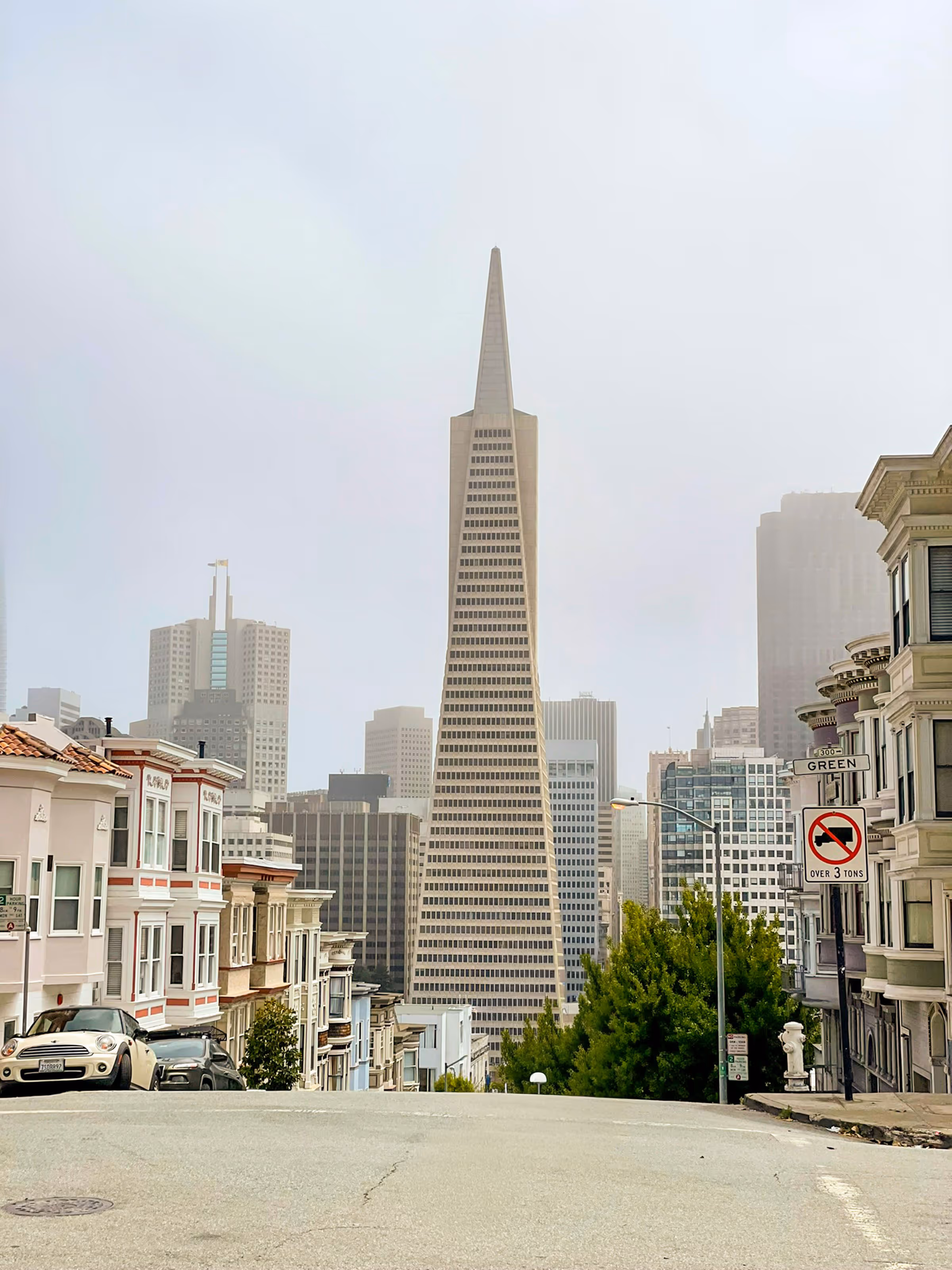 San Francisco Transamerica Pyramid street view (probate sale)